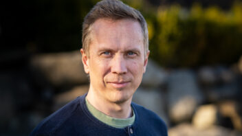 Håvard Wannebo er ansatt som KI-mentor for LLA-avisene.